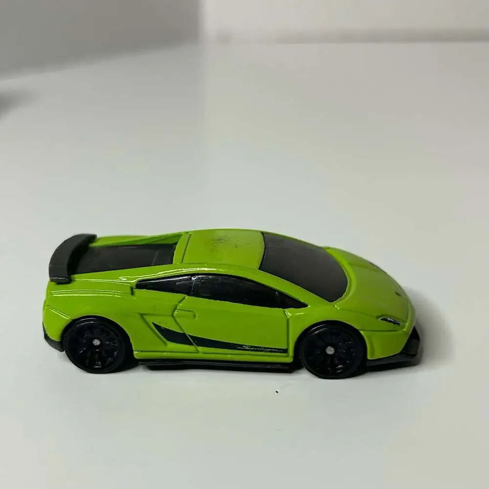 Hot Wheels Lamborghini Gallardo LP 570-4 Superleggera Diecast Car